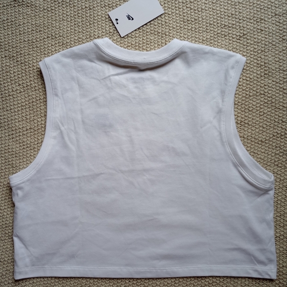 Nike Workout Tee - Picture 7 of 8